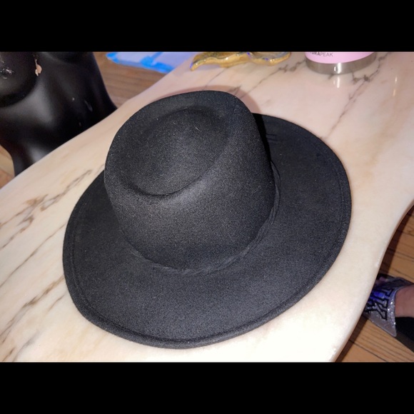 Scala Classic Center Dent Black Fedora Wool Hat. - Picture 10 of 12